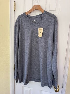 Tommy Bahama Men's Long-Sleeve V-Neck Shirt in Heather Gray